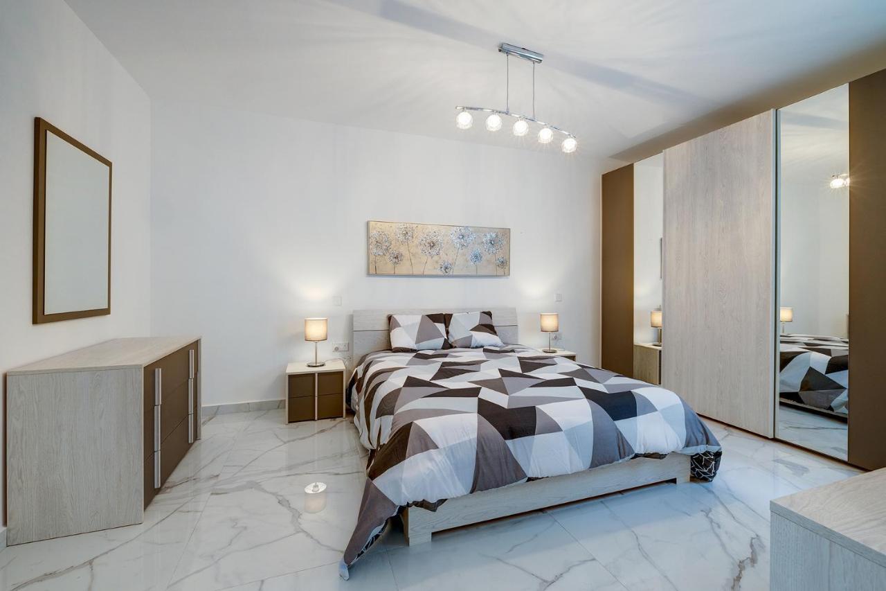 Stylish 2Br Apartment In Central St Julians Saint Julian's Ngoại thất bức ảnh